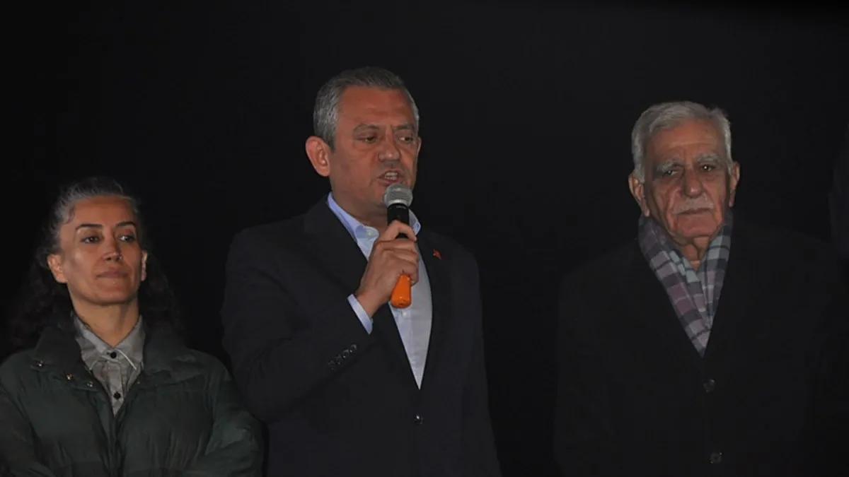 DEM’in isyan çağrısına suspus! CHP Lideri Özel’e tepkiler çığ gibi… – Galeri