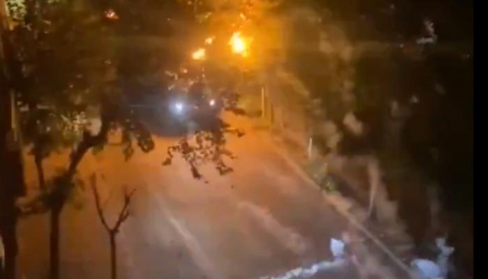 Batman’da zırhlı polis aracına molotofla saldırdılar