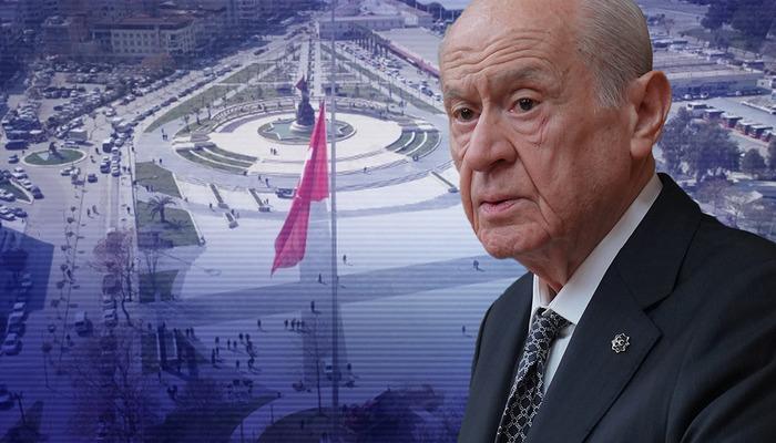 Manisa’da ‘Devlet Bahçeli’ krizi! Kent meydanının ismi değiştirildi… MHP İl Başkanı: “Olacaklardan biz mesul değiliz”