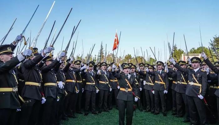 Kılıçlı yemin töreniyle ilgili yeni gelişme! MSB kaynakları: 8 ihraç talebi var