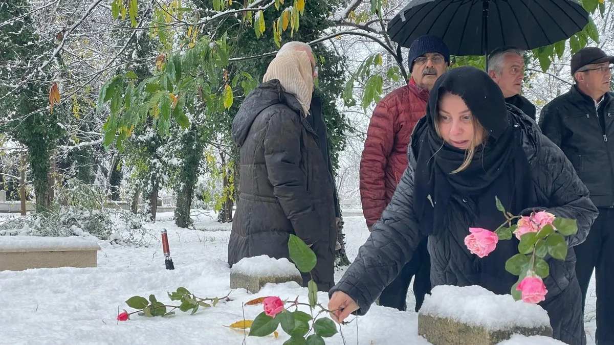 24 Kasım Öğretmenler Günü’nde Kazım Taymaz ve Haydar Taymaz Düzce’de mezarları başında anıldı