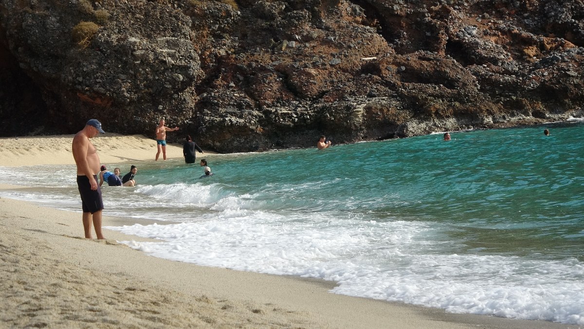 Antalya’da kasım ortasında deniz keyfi