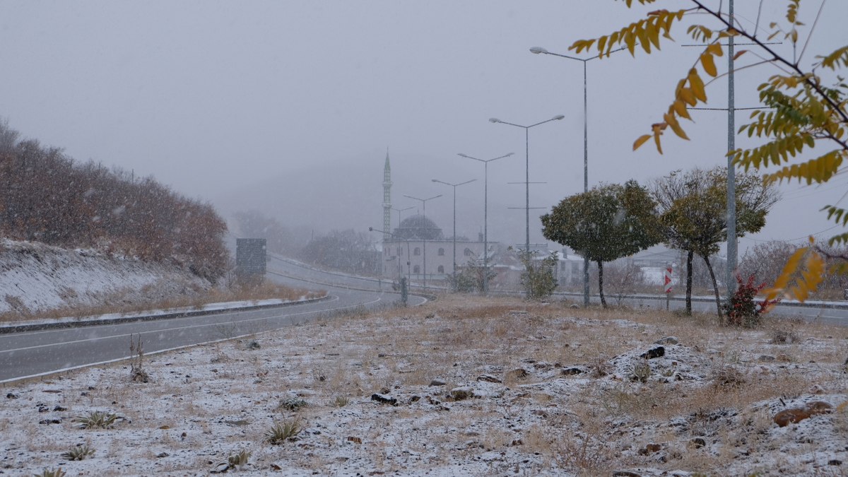 Bingöl’de 67 köy yolu ulaşıma kapandı