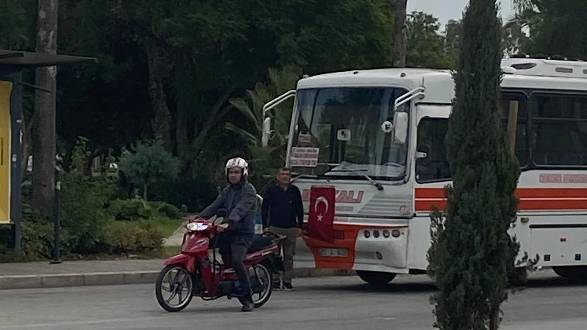 Adanalılar Atatürk Parkı Anıtı önünde toplandı