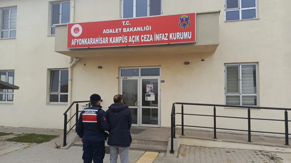 Afyon’da 15 yıl hapis cezası bulunan şahıs yakalandı