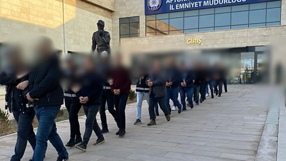 Afyonkarahisar merkezli 4 ilde FETÖ'nün güncel ve finans yapılanmasına operasyon: 22 gözaltı #antalya