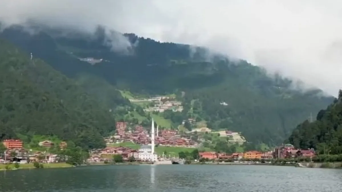 Bakan Kurum’dan Uzungöl açıklaması, “Uzungöl’ün çevresi kaçak yapılardan temizlenecek”