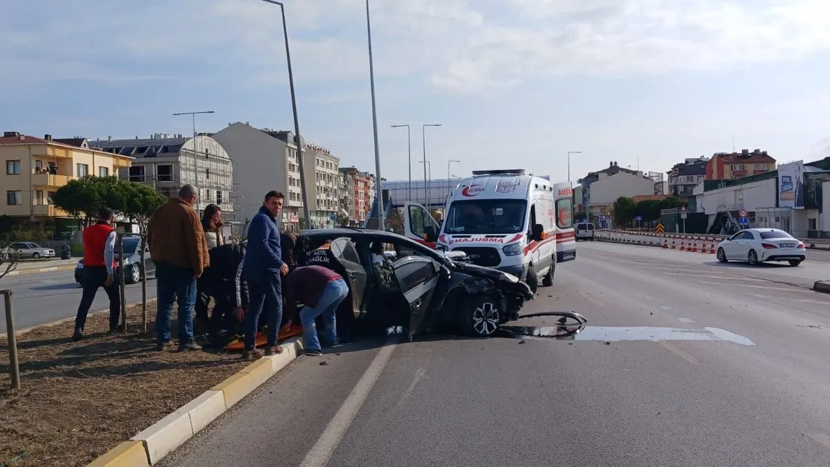 Bandırma’da trafik kazası: 3 yaralı