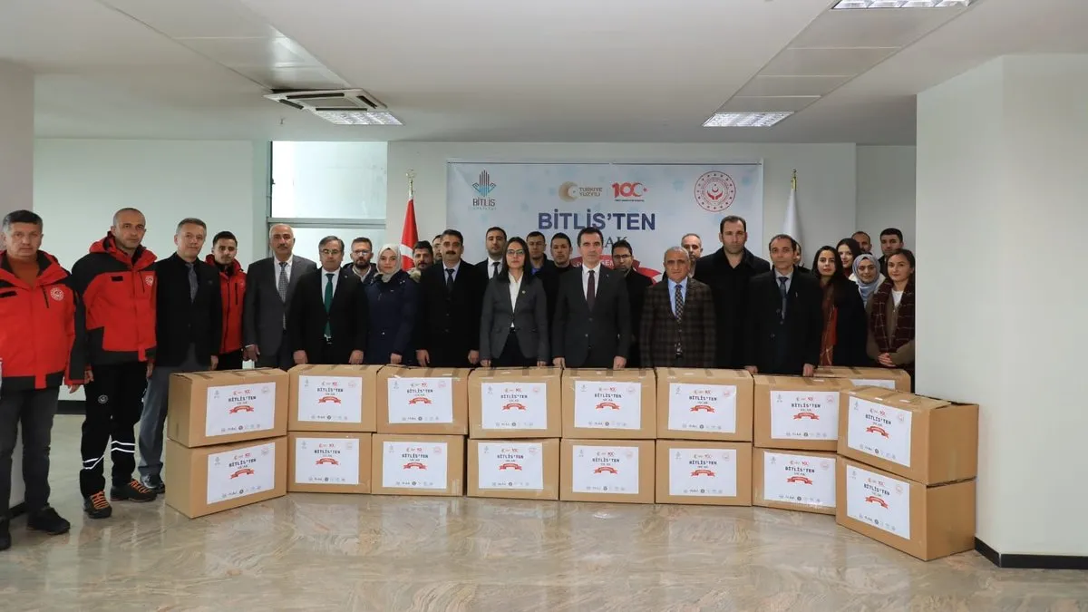 Bitlis’te 3 bin 850 öğrenciye bot ve mont desteği