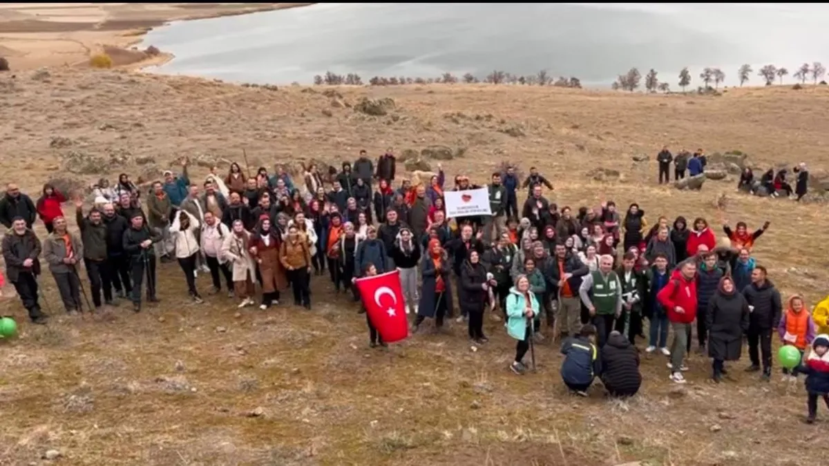 Çeşnigir Köprüsü’nden dünyaya: Kadına şiddete ‘Hayır’!