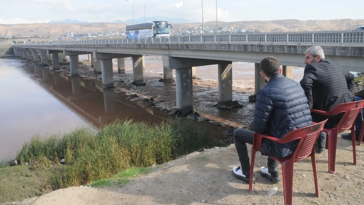 Dicle Nehri’nde kaybolan genci arama çalışmaları sürüyor