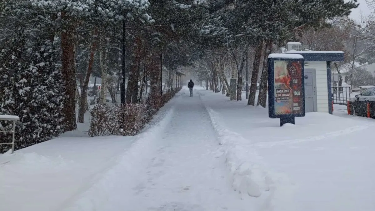 Erzurum’da eğitime bir gün daha ara verildi