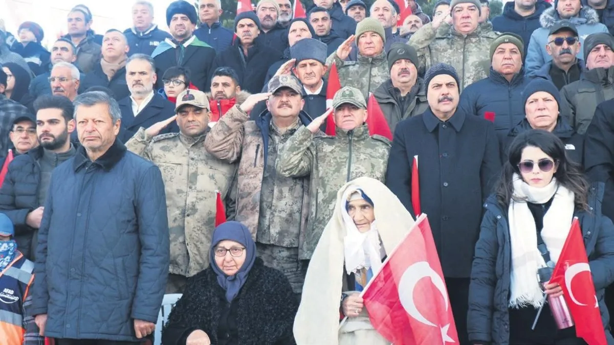 Sabah namazıyla yola koyuldular… Erzurumlulardan Aziziye Tabyaları’na saygı yürüyüşü