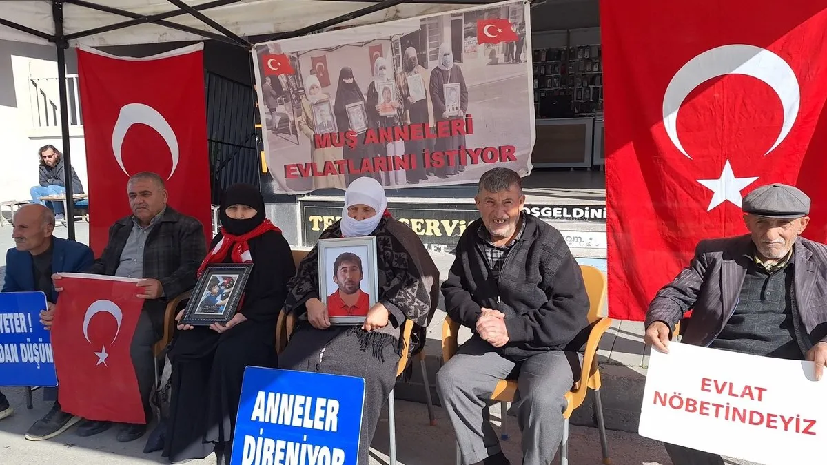 Evlat nöbetindeki baba, “gençlerimiz artık uyandı”