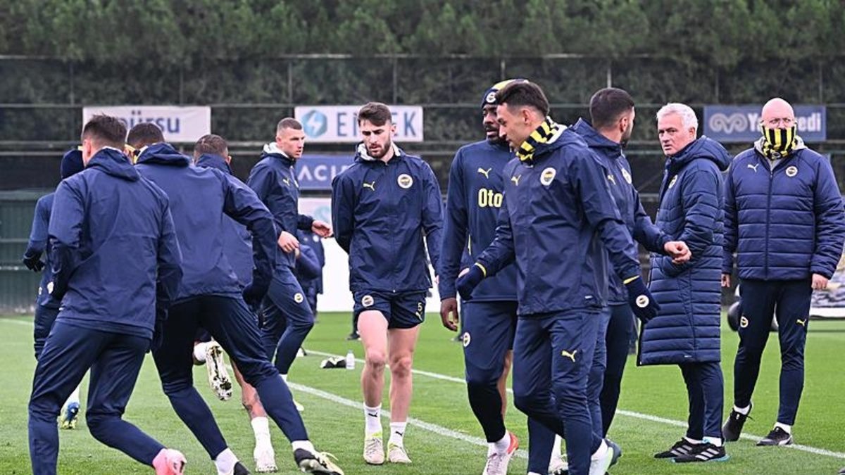 Fenerbahçe’nin Slavia Prag maçı kamp kadrosu açıklandı! – Son dakika Fenerbahçe haberleri