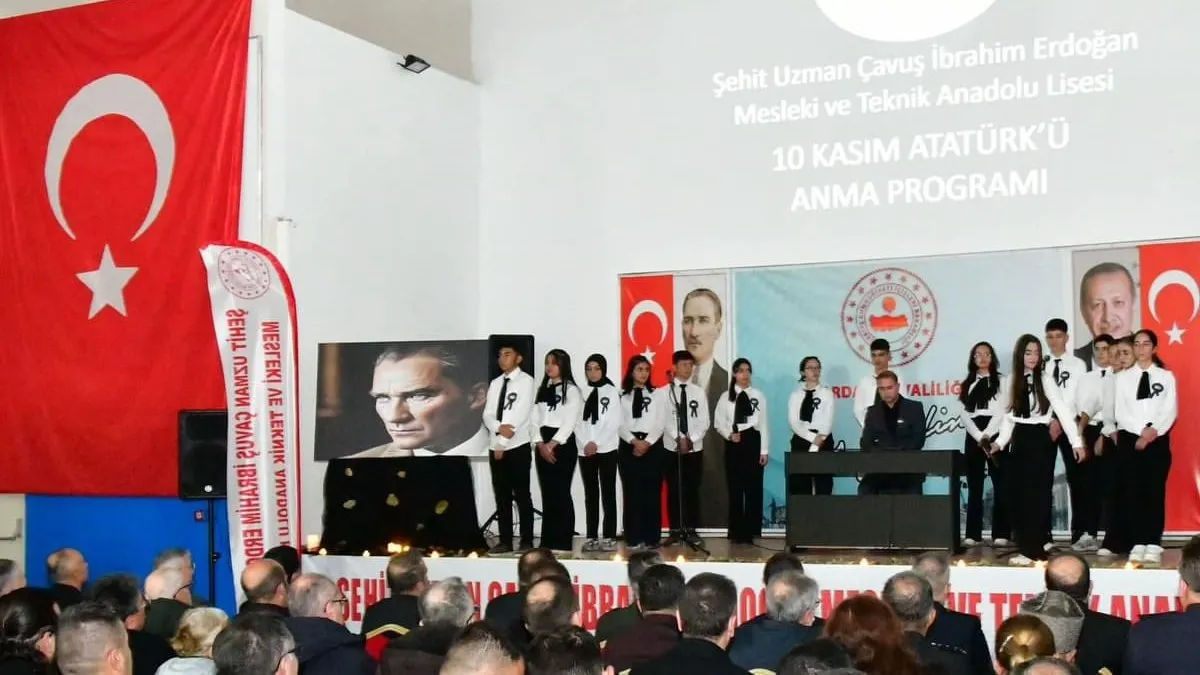 Gazi Mustafa Kemal Atatürk, ölüm yıldönümünde törenlerle anıldı