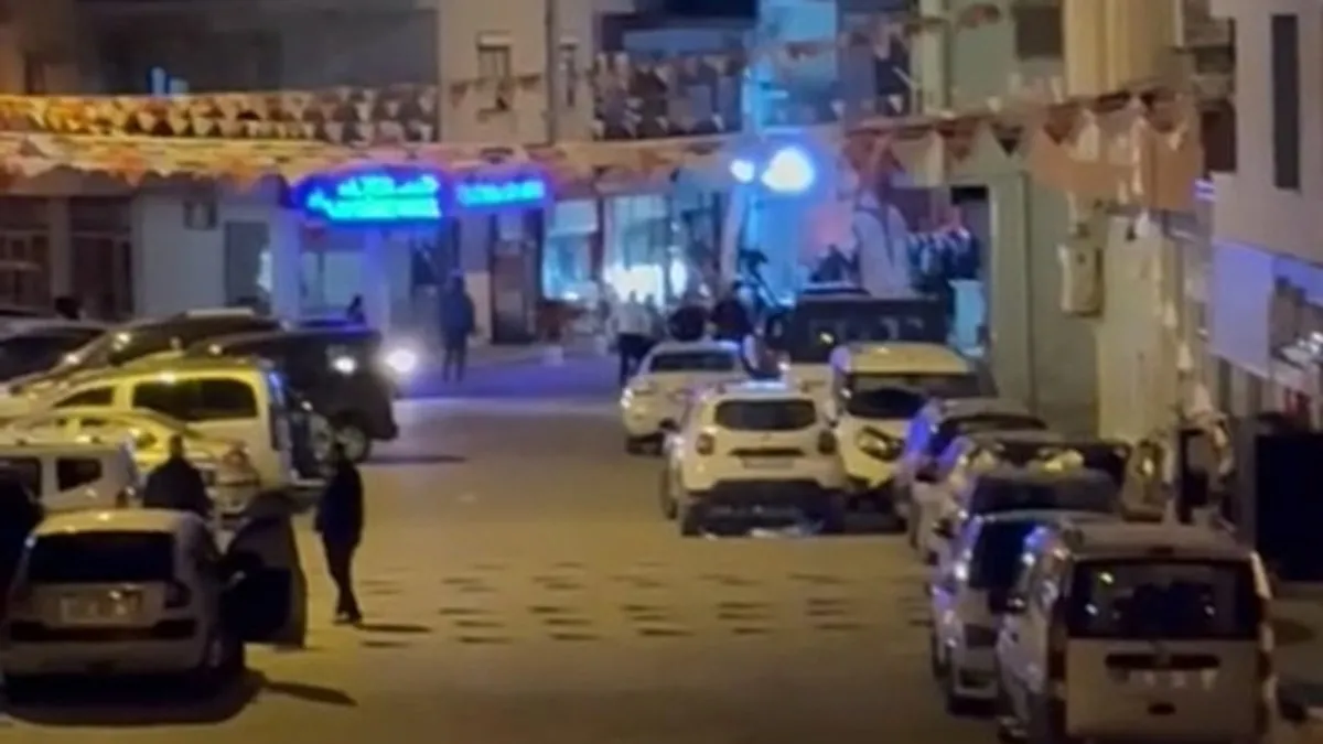 İzmir'de polise silahlı saldırı! 2'si ağır 3 polis yaralı #izmir