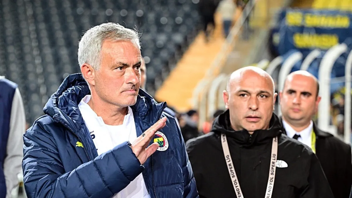 F.BAHÇE HABERİ: Jose Mourinho’dan 13 yaşındaki taraftara büyük jest