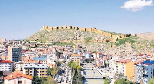 Orda bir Bayburt var uzakta