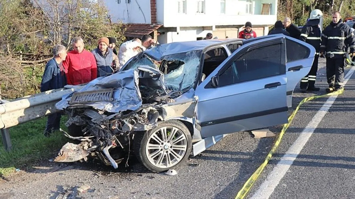 Ordu’da otomobil kamyona arkadan çarptı: 3 ölü