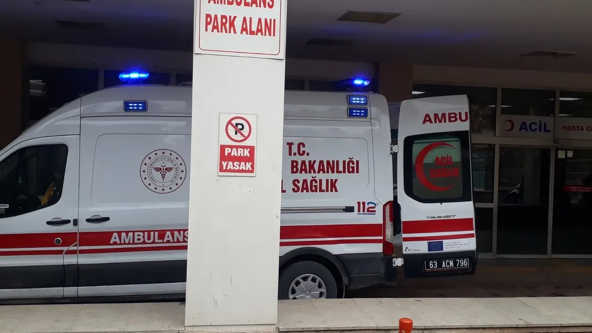 Şanlıurfa’da otomobil kayalıklara çarptı: 5 kişi yaralandı