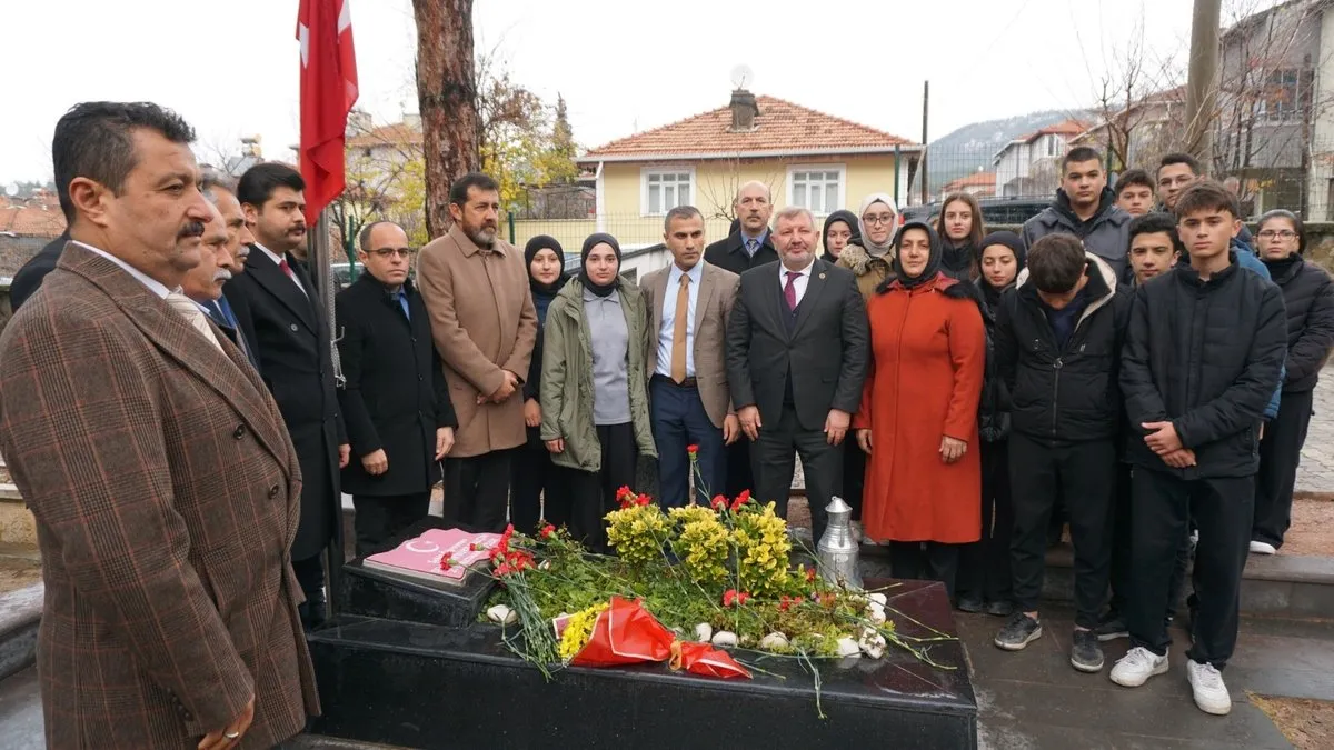 Şehit öğretmen Şenay Aybüke Yalçın Osmancık’taki kabri başında anıldı