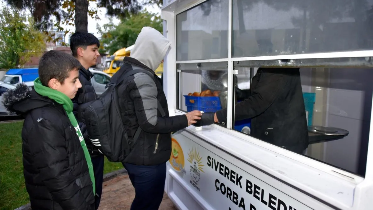 Siverek’te iki mahalleye çorba dağıtım noktası kuruldu