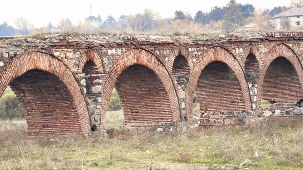 Tarihi Üsküp Su Kemeri eski ihtişamını arıyor