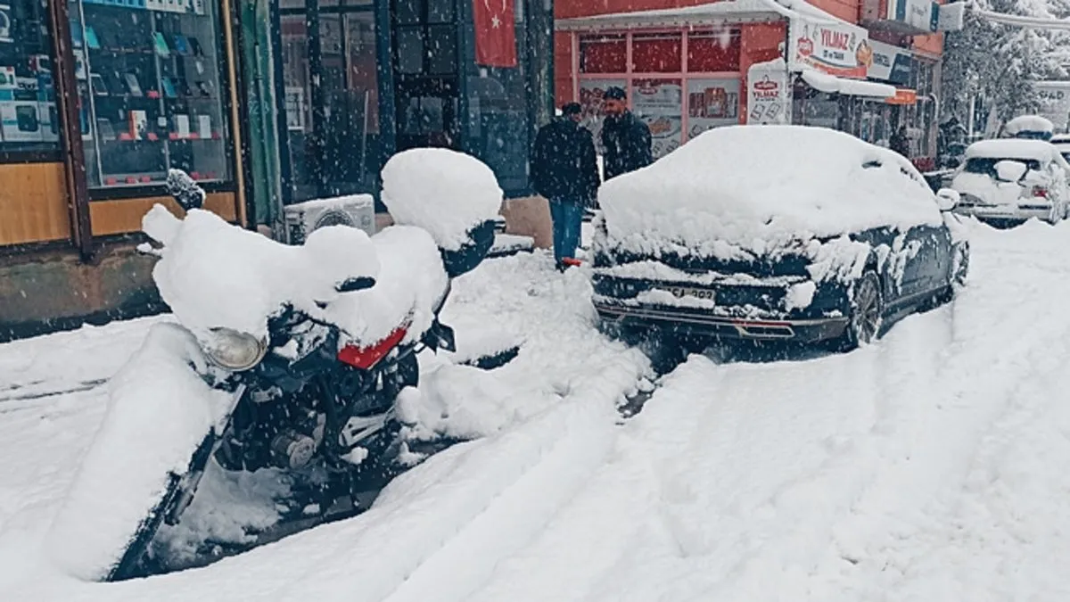 Tokat’ta okullar kar nedeniyle 1 gün tatil edildi