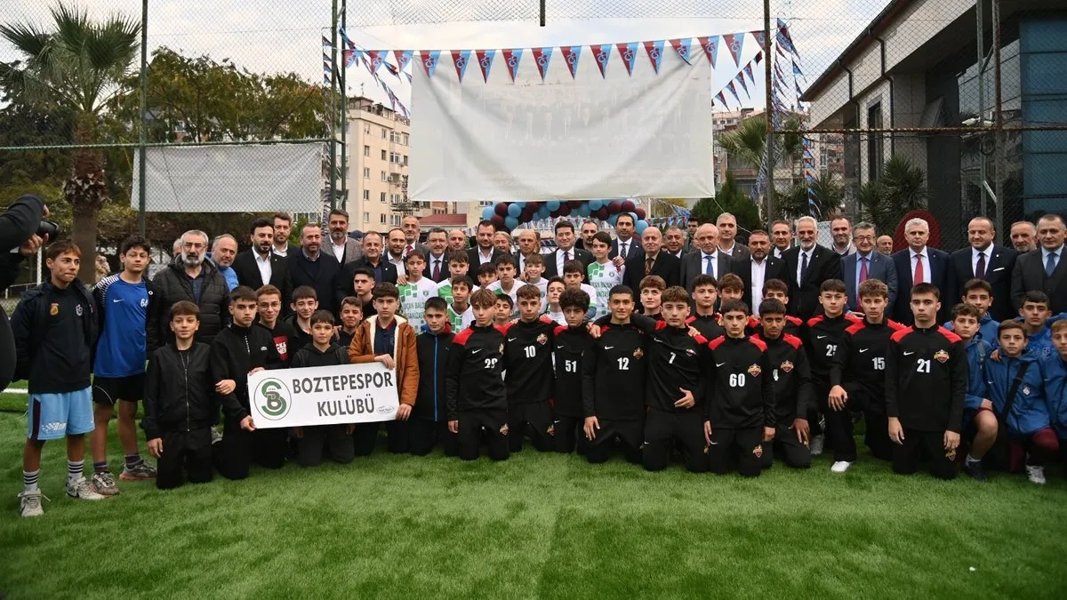 Trabzon’da, ASKF Futbol Sahası’nın zemini yenilendi