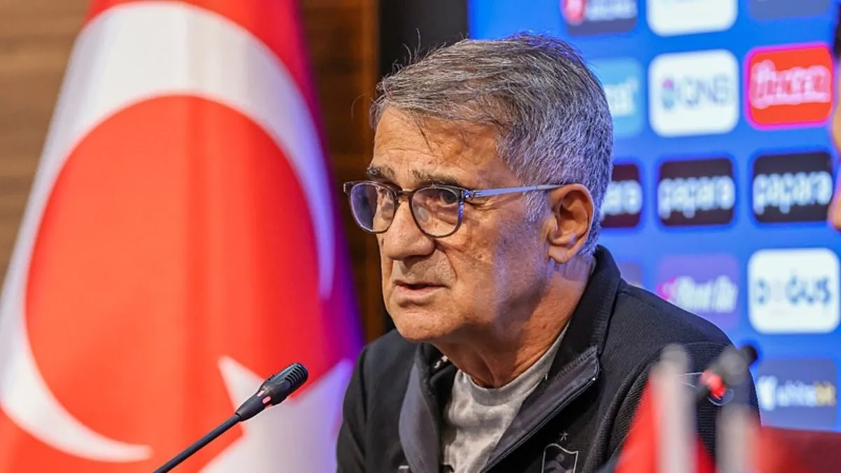 Trabzonspor Teknik Direktörü Şenol Güneş “Öğretmenler Günü”nü kutladı