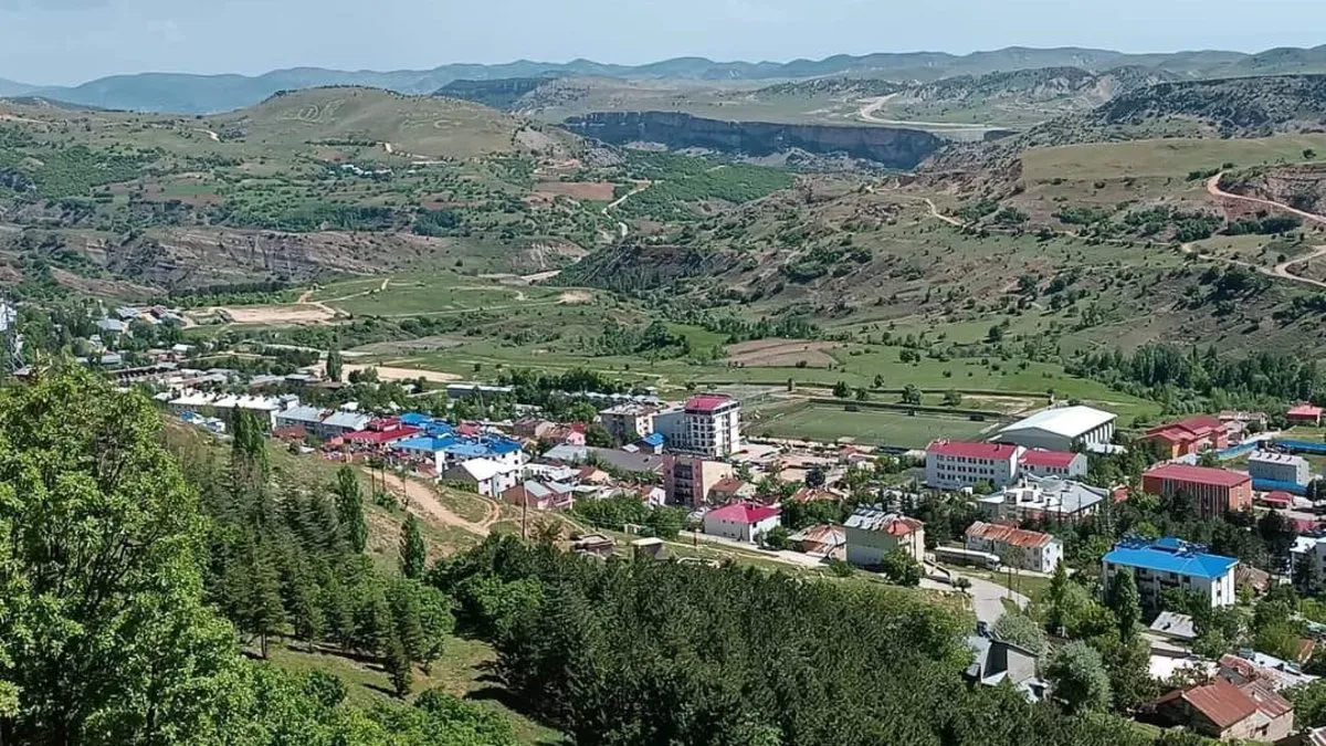 Tunceli’de, bazı vatandaşların define bulma ve tarihi eser satışı yoluyla dolandırıldığı ortaya çıktı