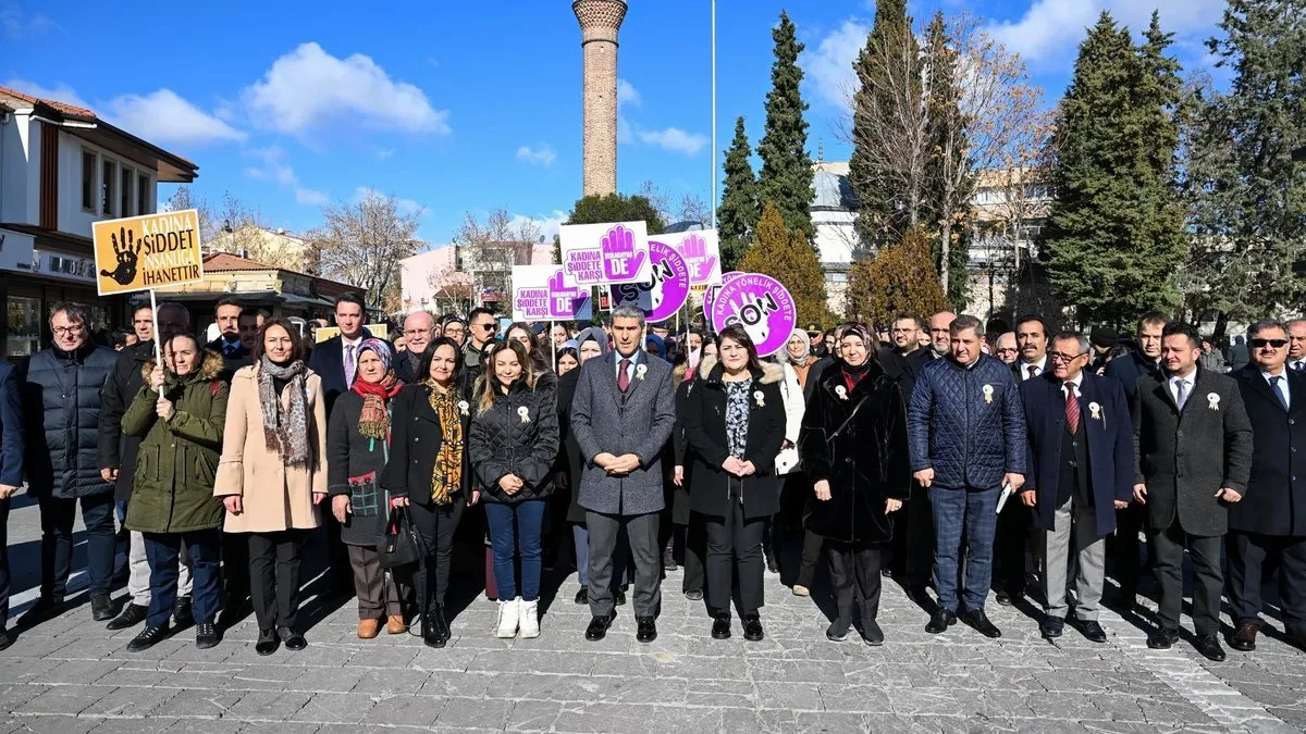 Uşak’ta kadına yönelik şiddete ilişkin 2 bin 400 ihbar yapıldı, üçte biri asılsız