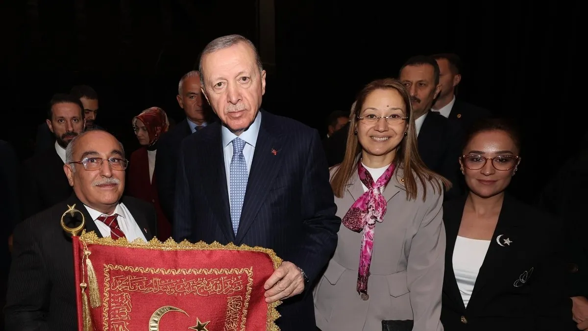 “Yaşayan tarihten” Başkan Erdoğan’a kutnu sancak