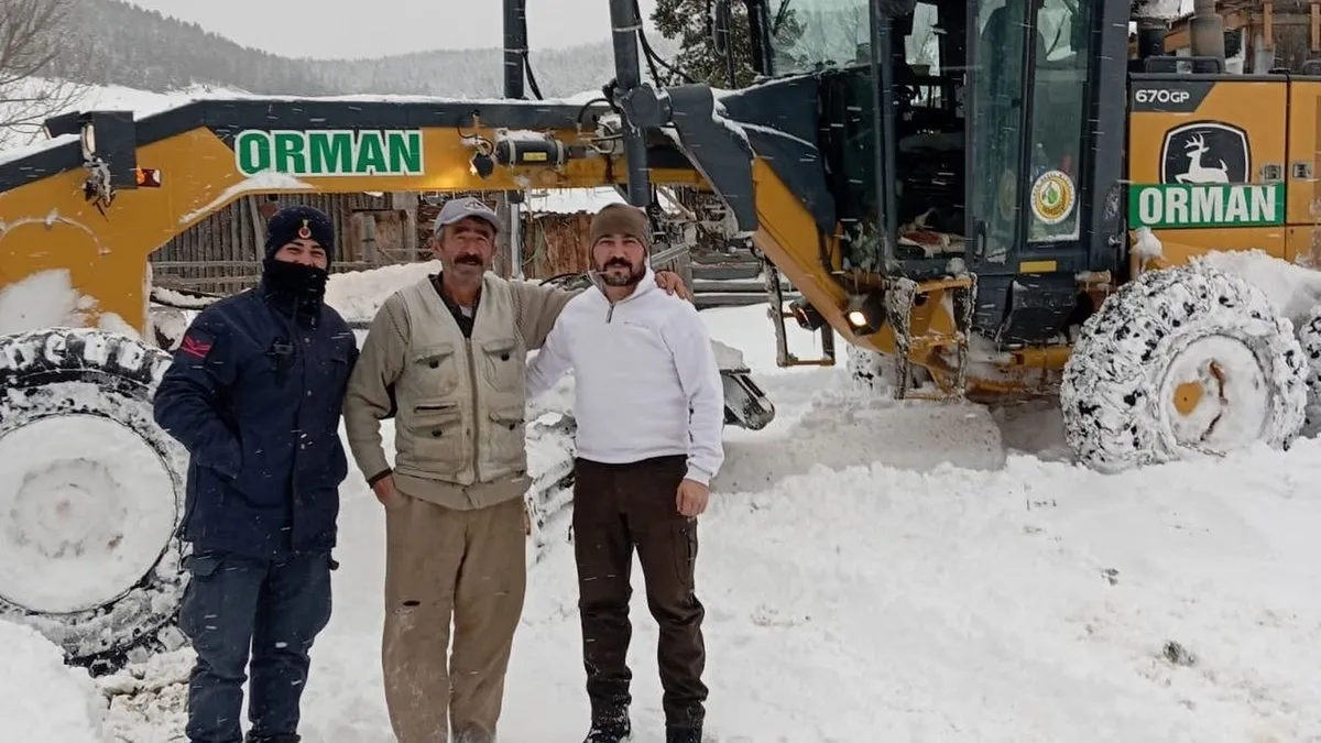 Yayla yolunda mahsur kalan 7 kişinin yardımına ormancılar yetişti