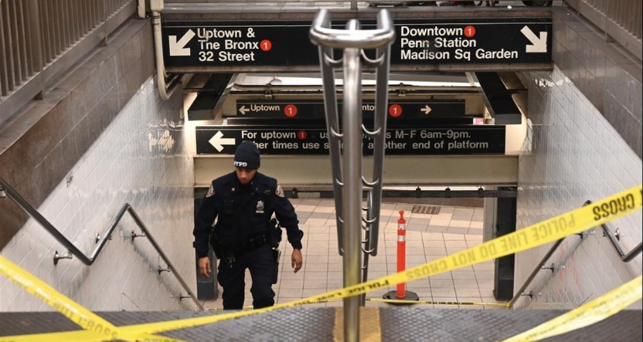 New York metrosunda bir dehşet daha! Diri diri ateşe verildi