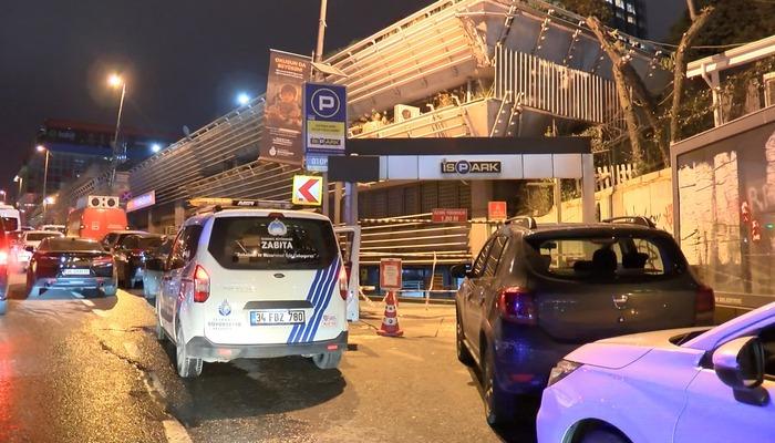 Beyoğlu’ndaki İSPARK’ın kolonlarında çatlak! Otopark boşaltıldı