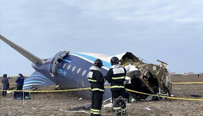 Azeri uçağına kurşun mu sıkıldı? İddialar gündemi bomba gibi sarstı! Dış cephedeki deliklerin Rus füzesine ait olduğu söylentileri şaşkına çevirdi