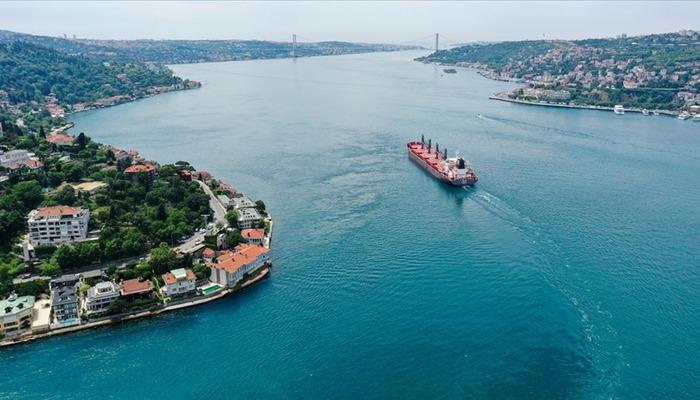 İstanbul’da gemi trafiği çift yönlü askıya alındı