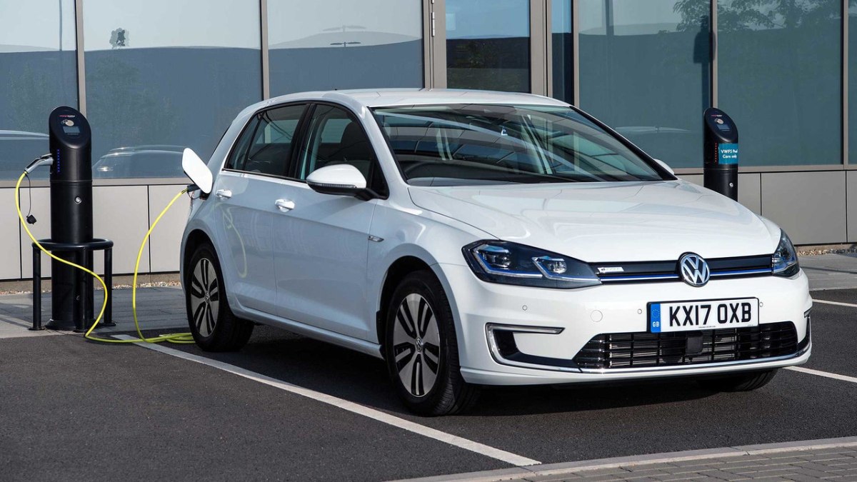 Volkswagen ve Rivian’dan elektrikli Golf hamlesi