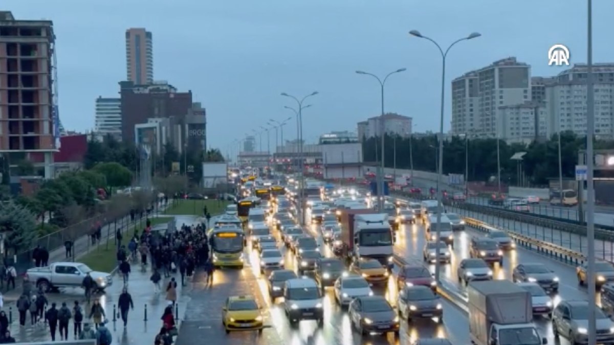 İstanbul'da hafta başı trafiği