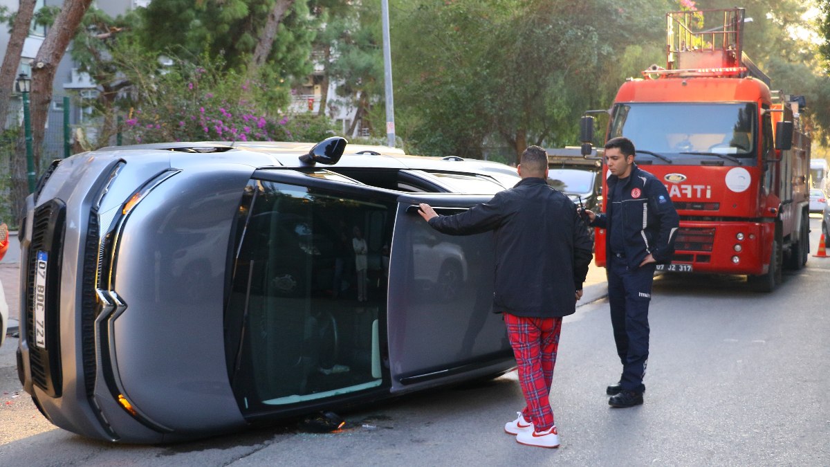 Antalya’da kaza yapan sürücü otomobili kullandığını inkar etti