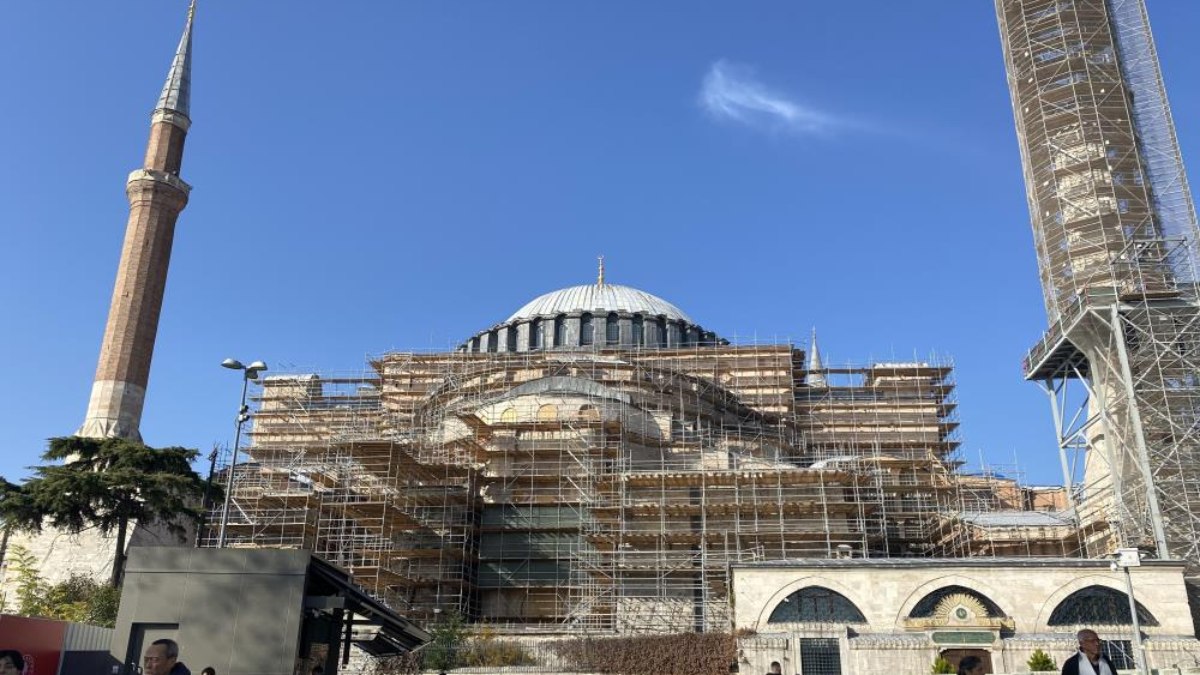 Ayasofya’da restorasyon: Niteliksiz sıvalardan arındırılacak