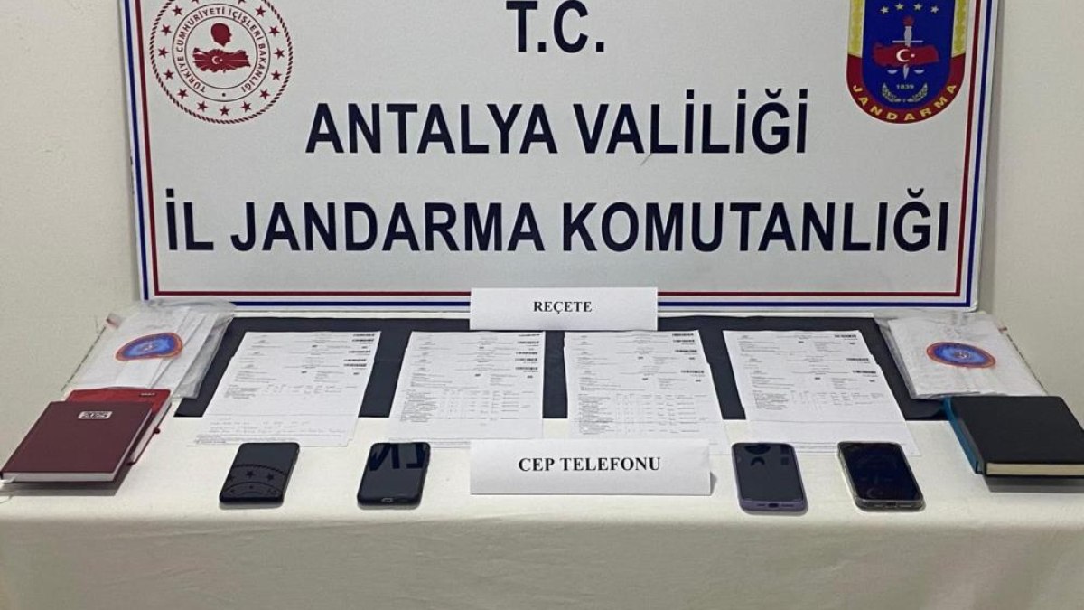 Antalya’da doktor, eczacı ve otel çalışanının karıştığı ‘ilaç’ dolandırıcılığı