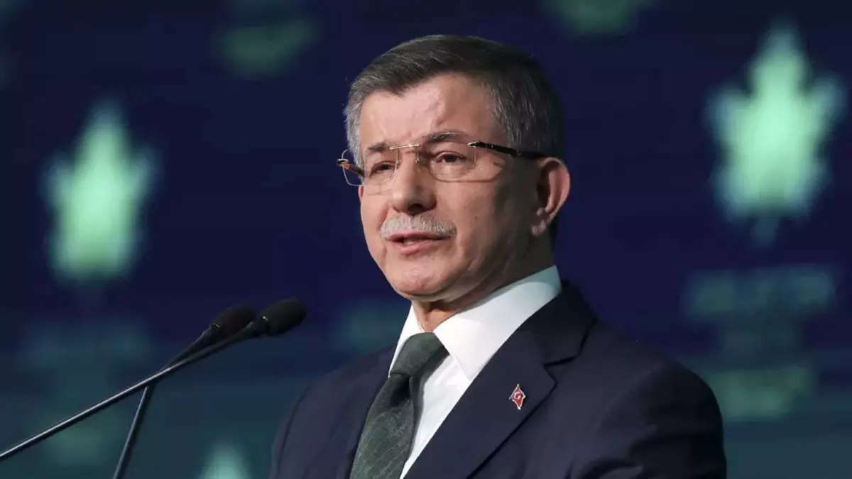 Ahmet Davutoğlu’nun Emevi Camii çelişkisi