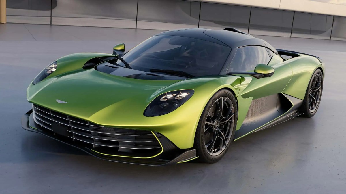 2025 Aston Martin Valhalla tanıtıldı: İşte özellikleri