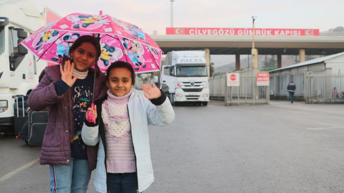 Ülkelerine dönen Suriyeli çocuklar en çok arkadaş ve öğretmenlerini özleyecek