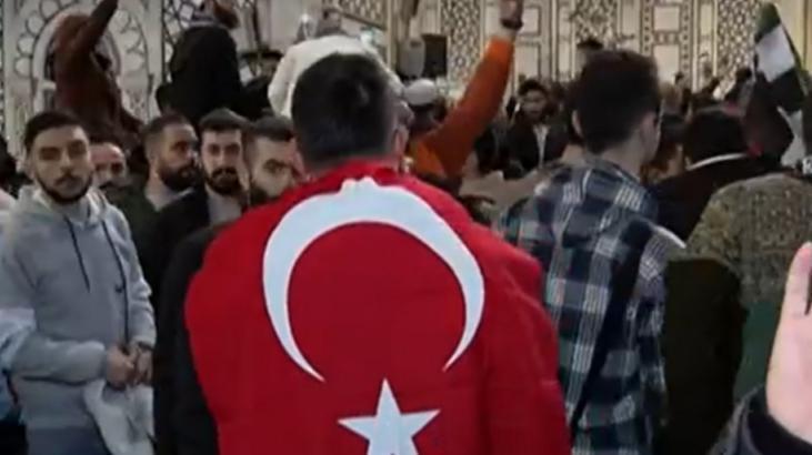 Son dakika… Şam’daki tarihi Emevi Camii’nde Esad sonrası ilk Cuma