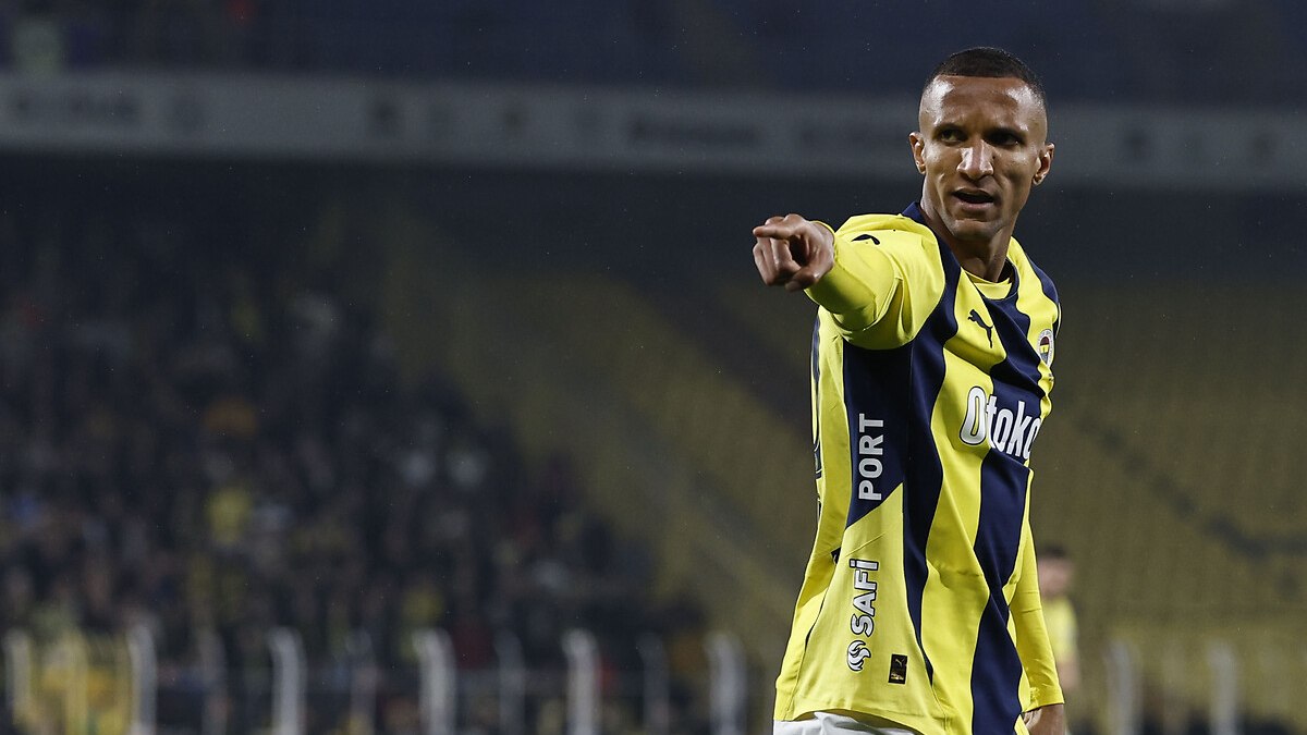 Takım sahada 10 kişi kaldı! Fenerbahçe’de Rodrigo Becao sakatlandı