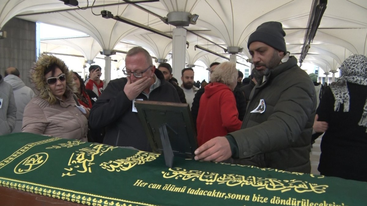 Ankaralı Turgut düzenlenen cenaze töreni ile son yolculuğuna uğurlandı